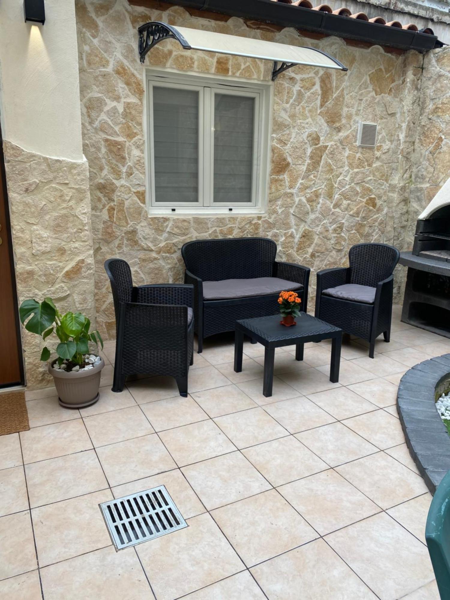 Il Giardino Di Max Apartment Bari Bagian luar foto