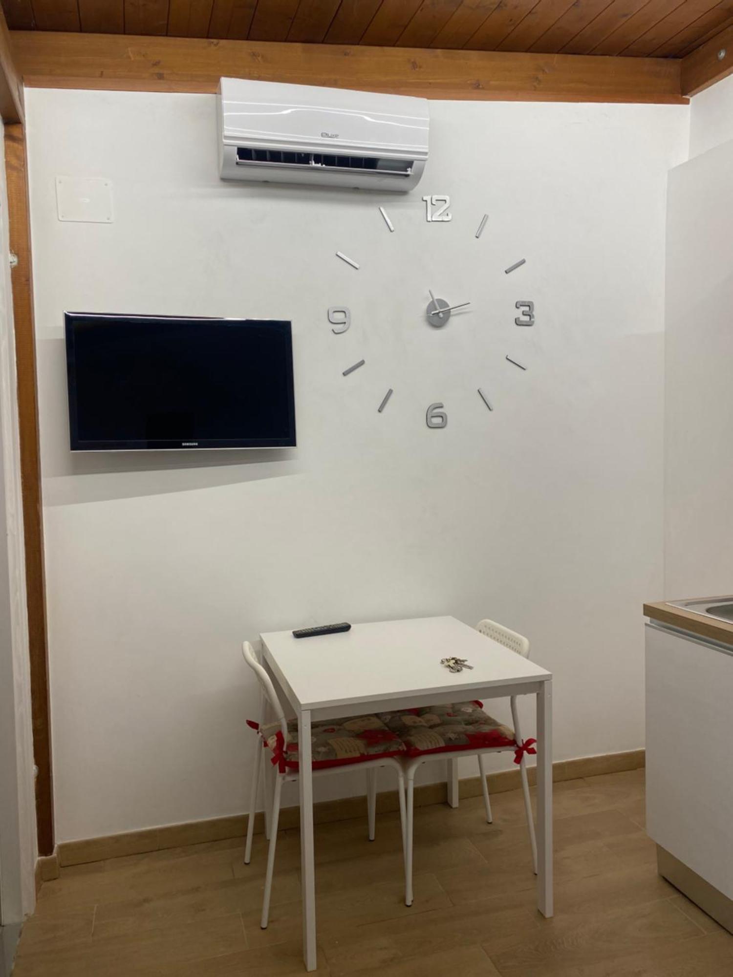 Il Giardino Di Max Apartment Bari Bagian luar foto