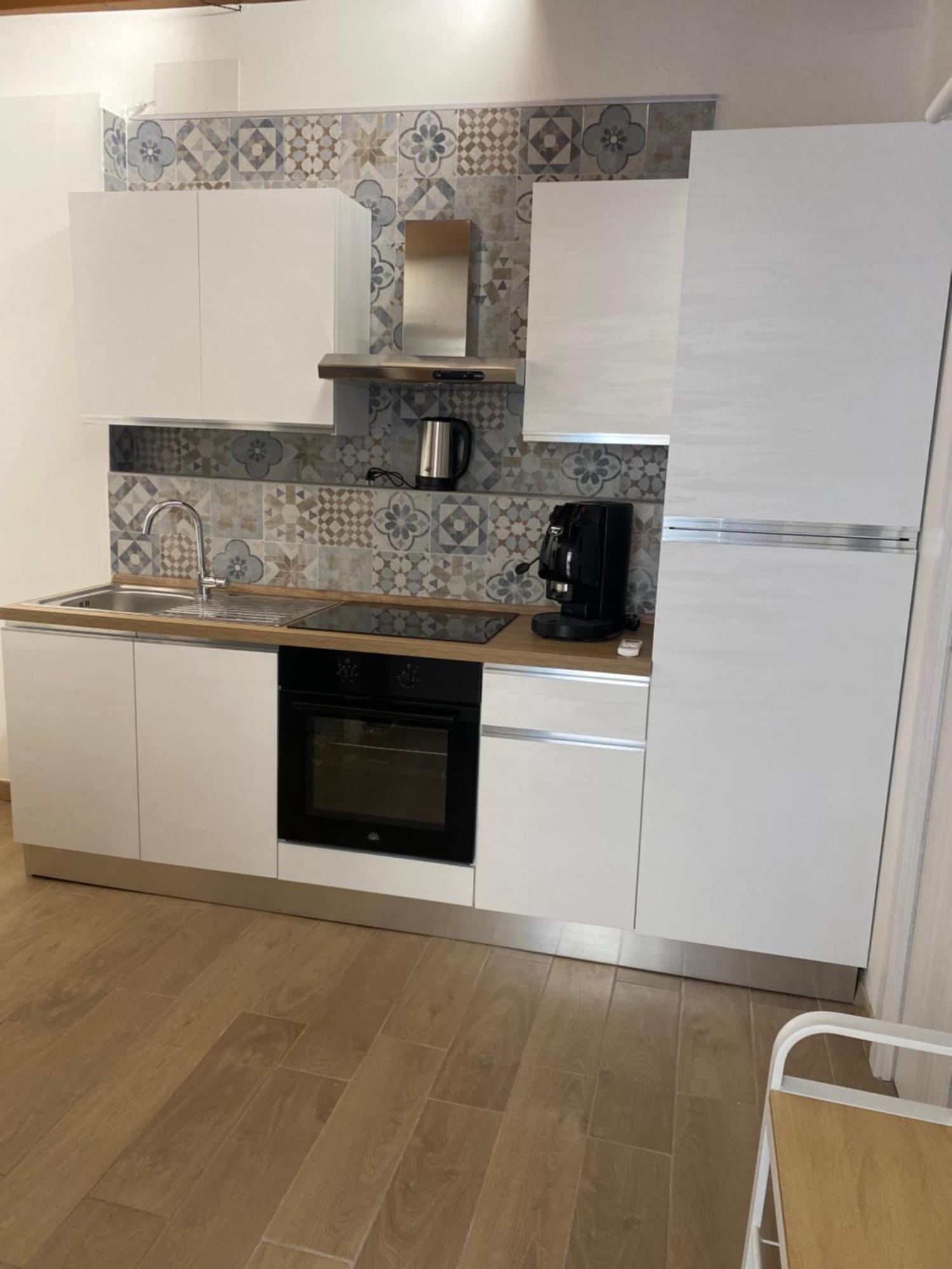 Il Giardino Di Max Apartment Bari Bagian luar foto