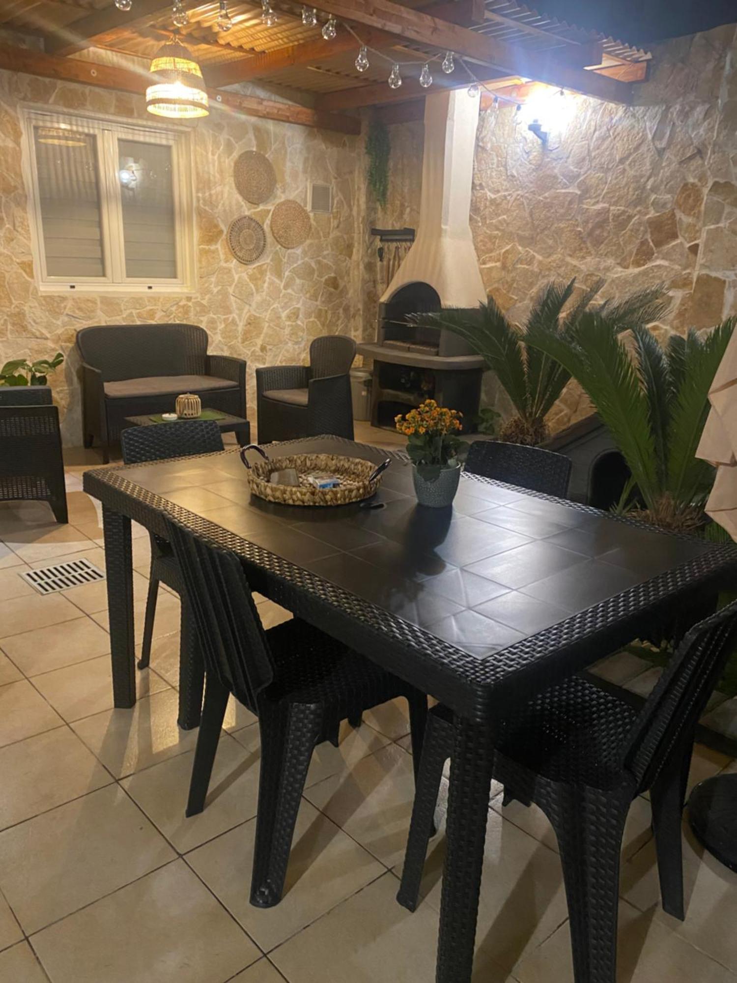 Il Giardino Di Max Apartment Bari Bagian luar foto